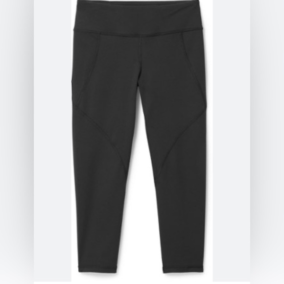 Patagonia Pants - Patagonia Centered Crop Leggings Size Large